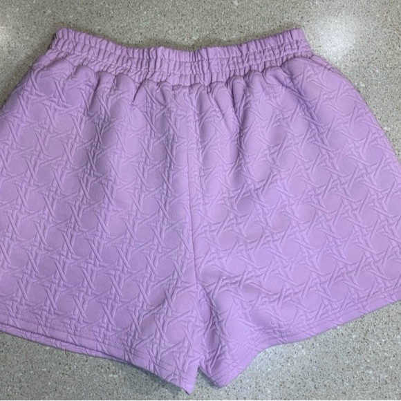 SSYS quilted lilac; sleeveless, collared top; elastic waist short with pockets. - Picture 6 of 6